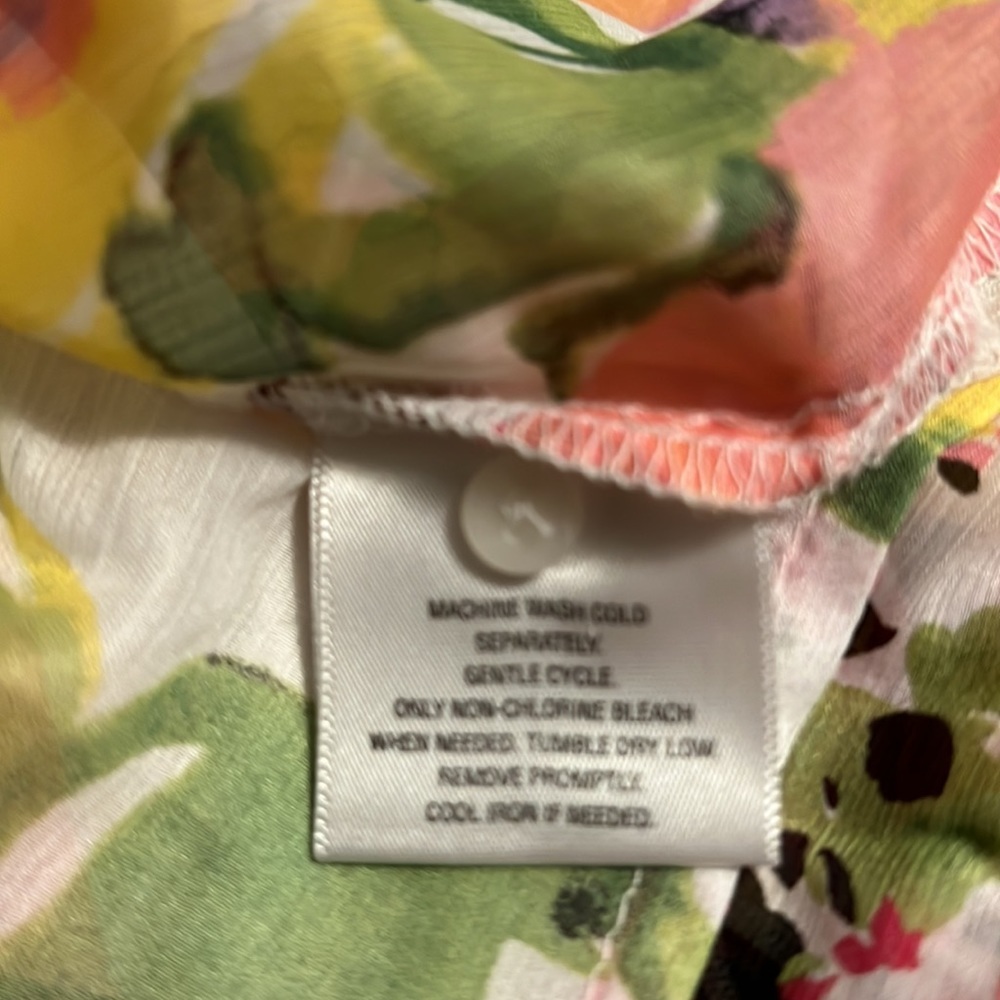 2 tops apostrophe ruffles floral - Picture 7 of 9